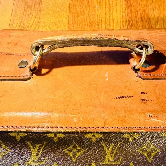 LOUIS VUITTON 1960s Vintage Suitcase Bag  | Great for Dresses & Suits π€©πβ - Picture 6 of 15